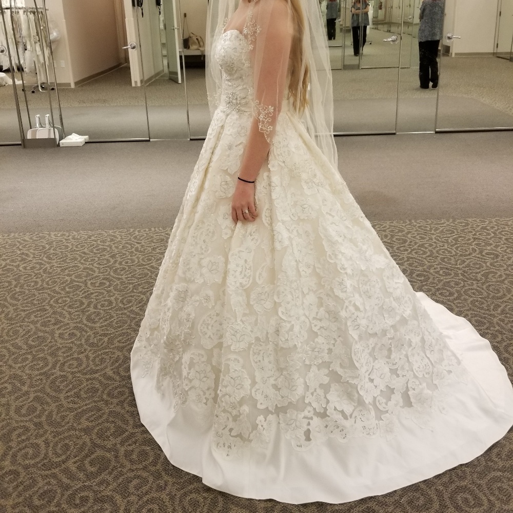 Wedding gown